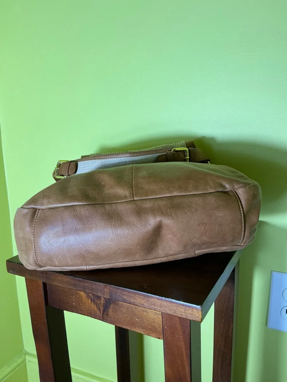 Neutral Two-Tone Leather Crossbody Bag - Cream & Tan